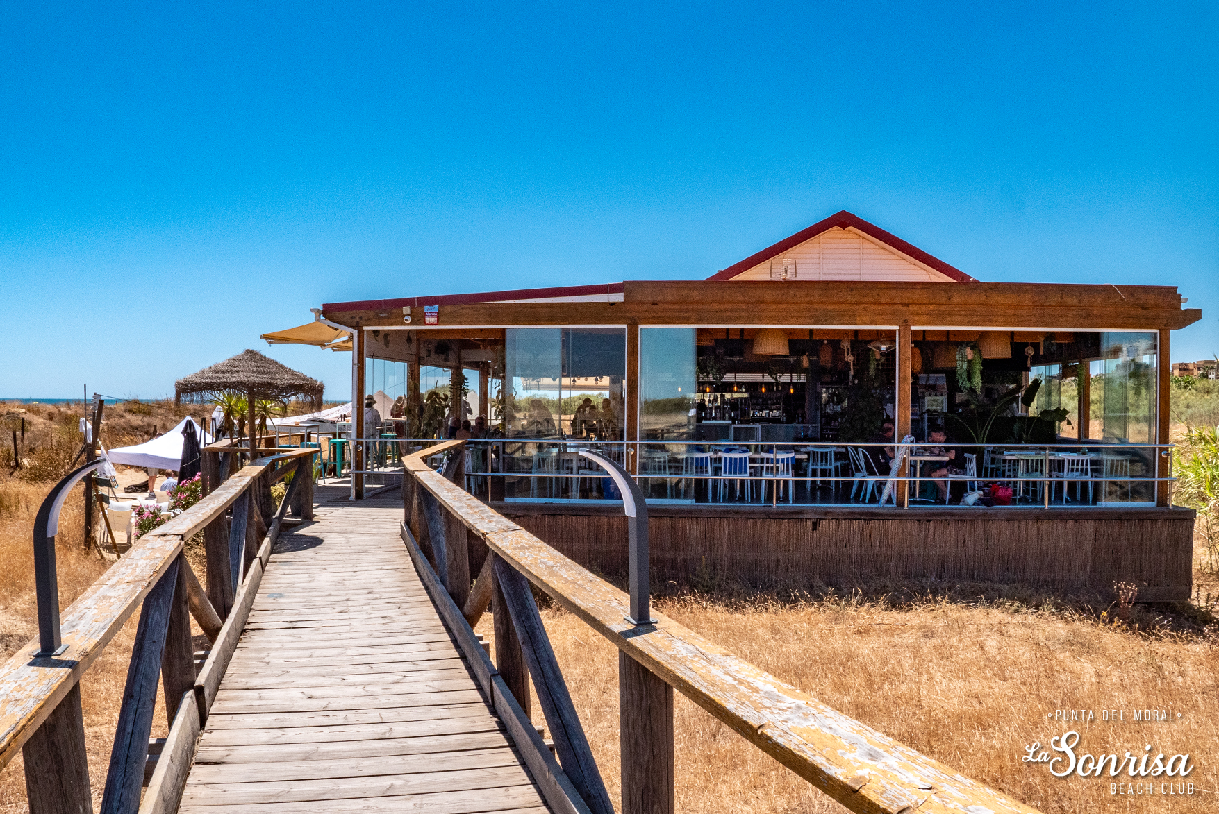 LA SONRISA BEACH CLUB